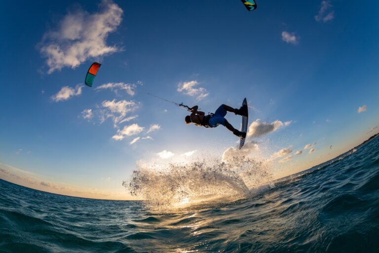 Kitesurfing dla początkujących: Niesamowity poradnik, jak zacząć
